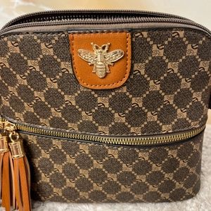 Cute bag with Bee accent